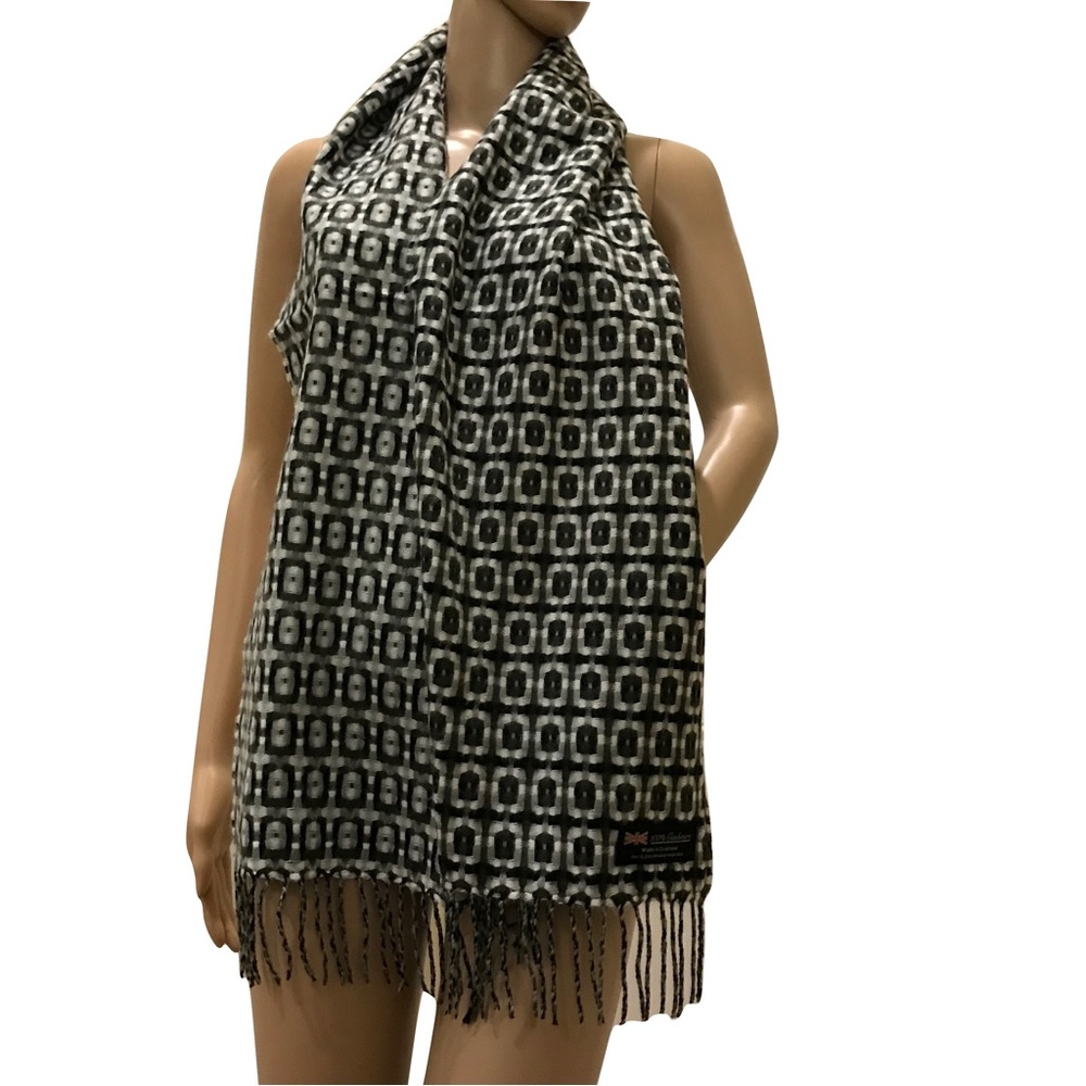 Black & White Geometric Pattern 100% Cashmere super soft & warm Scarf